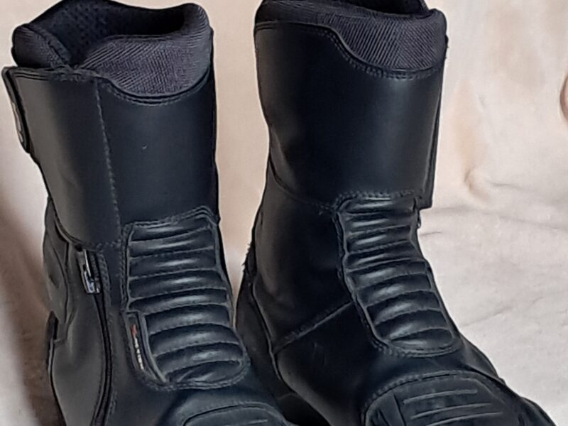 Botas touring TCX waterproff Hombre t/42