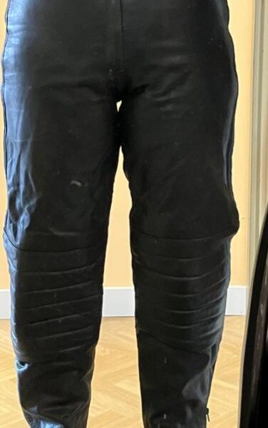 Chaqueta y pantalón cuero motorista reforzado excelente estado