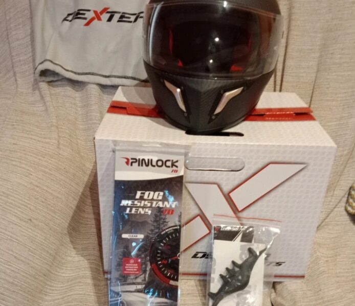 Casco fibra de Carbono. Dexter. M
