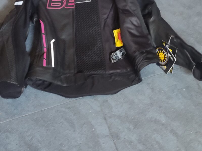 Mono de chica talla 40 sin estrenar con etiquetas