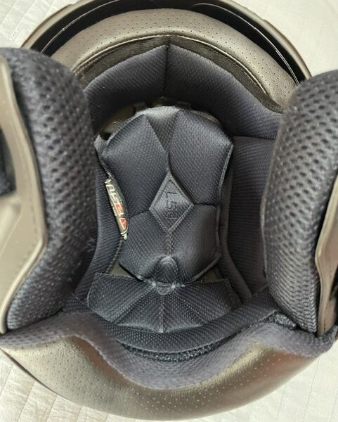 casco muy nuevo