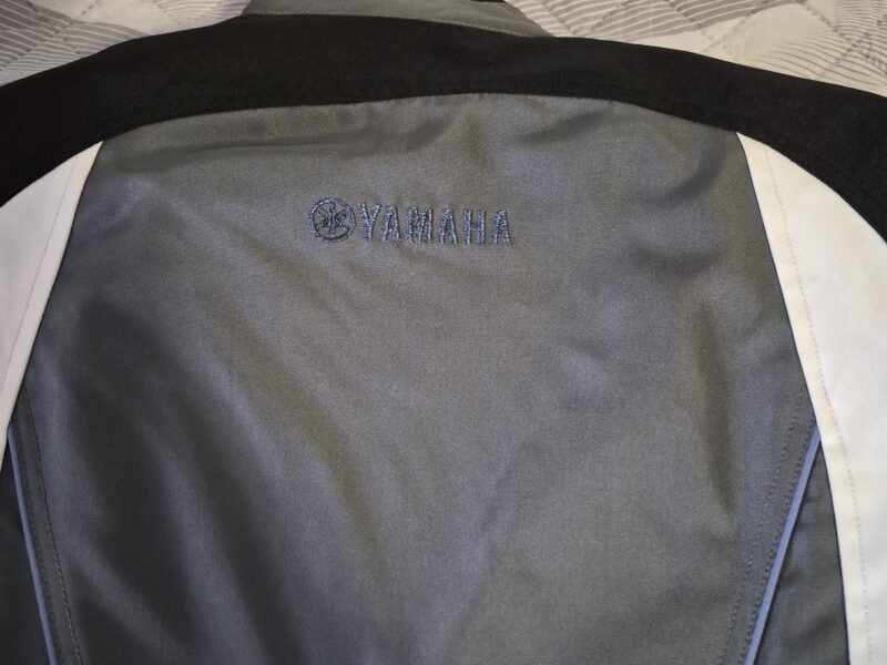 Chaqueta moto yamaha