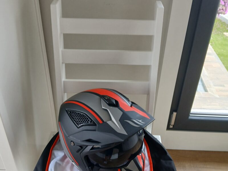 CASCO MT HELMETS talla M