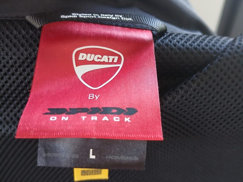 Cazadora DUCATI para LLUVIA con PROTECCIONES