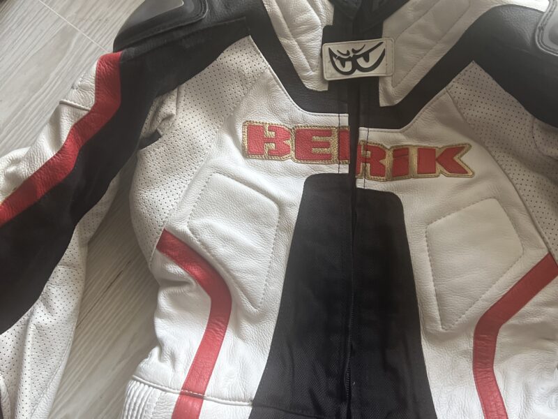 Mono 2 partes Berik blanco/rojo/negro talla 40