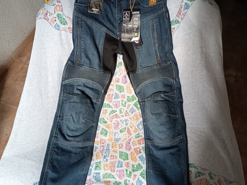 Pantalones Trilobite Parado