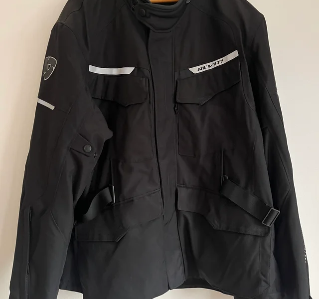 Chaqueta Moto Revit Talla 5XL. Sin estrenar