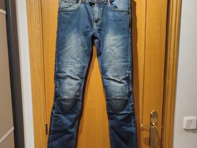 Pantalón vaquero mujer marca hevik, talla 38