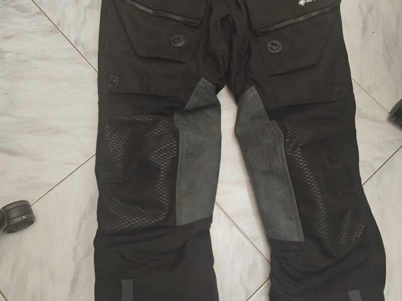 REV'IT DEFENDER 3 GORE-TEX Talla XL - Corto