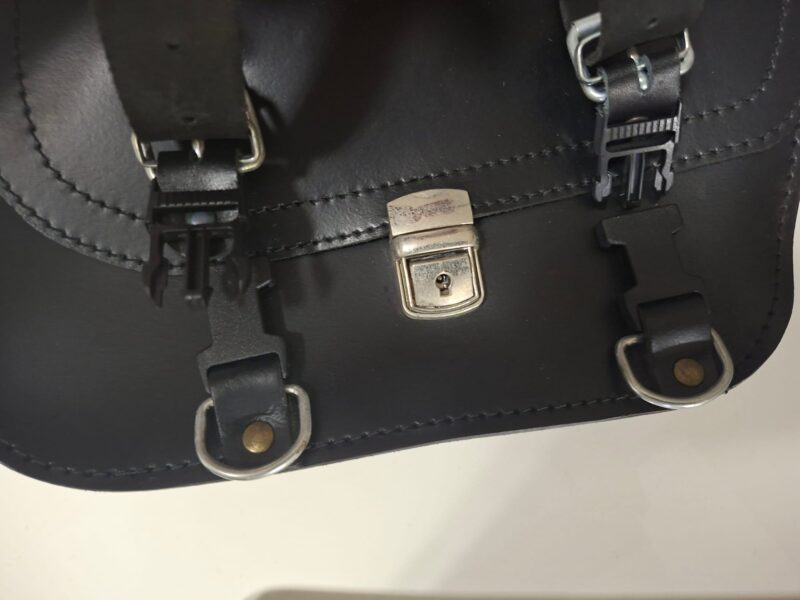 Alforja de basculante para Harley-Davidson (CZS Cuero) + 2 llaves