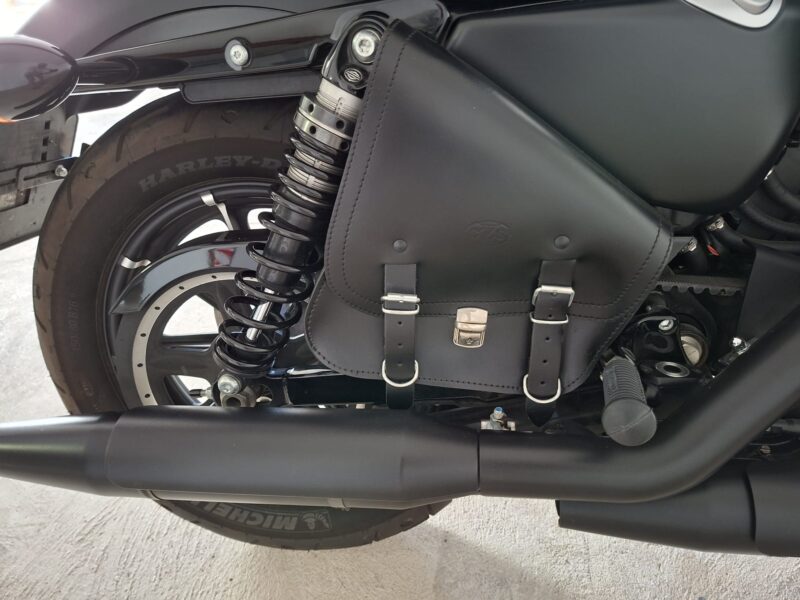 Alforja de basculante para Harley-Davidson (CZS Cuero) + 2 llaves
