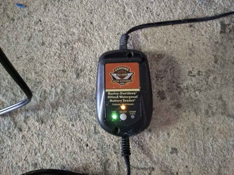 ​Cargador / Mantenedor de Batería Harley-Davidson Dual Mode 800mA